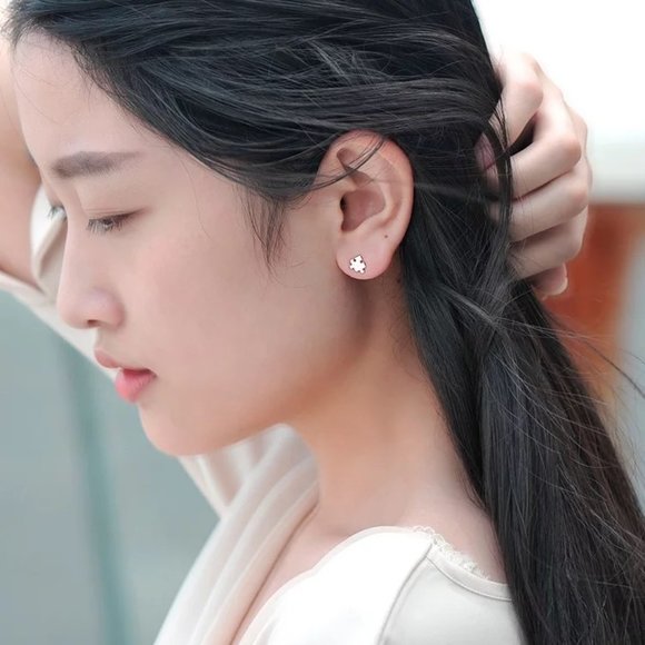 S925 Cute Puzzle Piece Stud Earrings - Picture 3 of 8